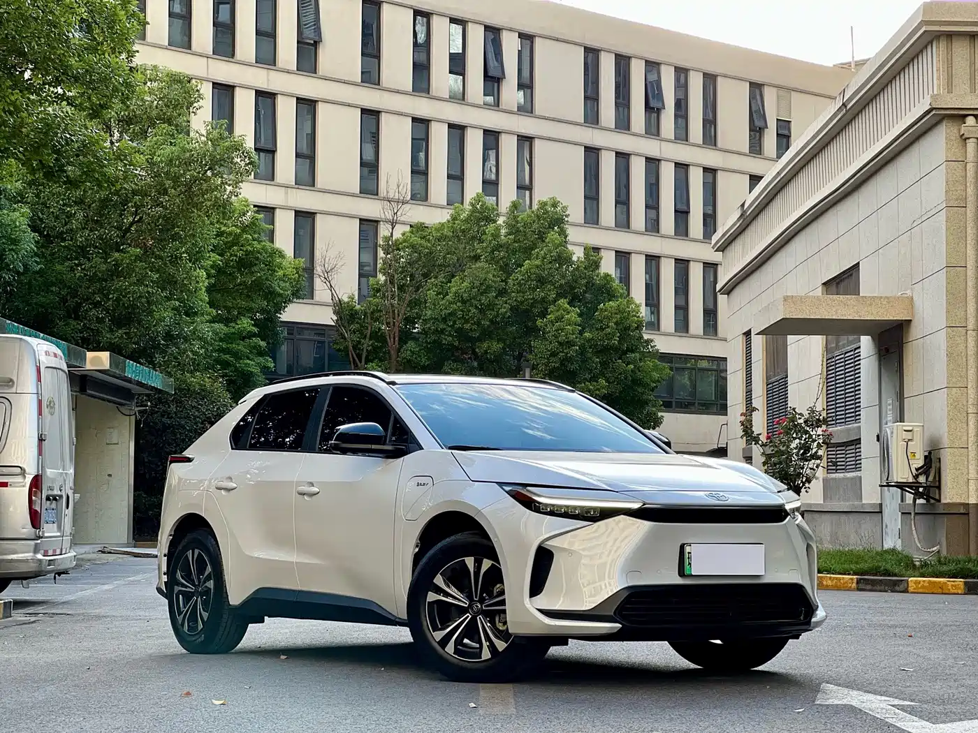 Toyota bZ4X, миниатюра 3