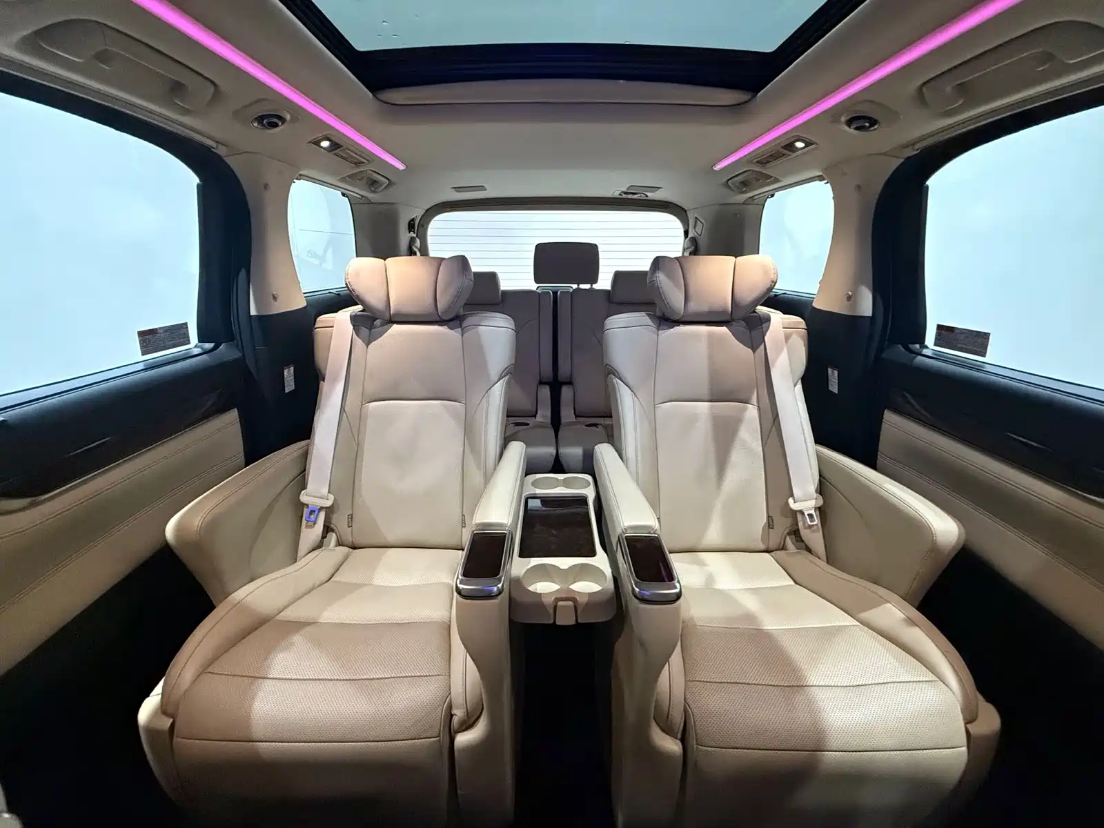 Фото 17 - Toyota Alphard