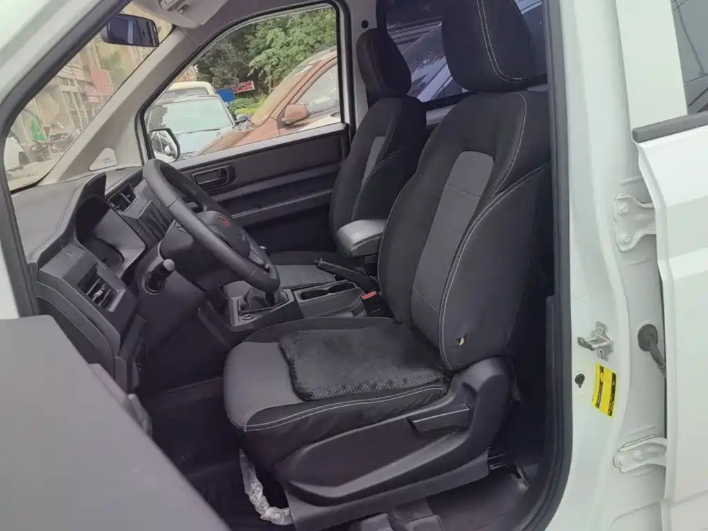 Wuling Motors Wuling Hongguang PLUS 2024 2020 1.5L Manual Standard 5-seater