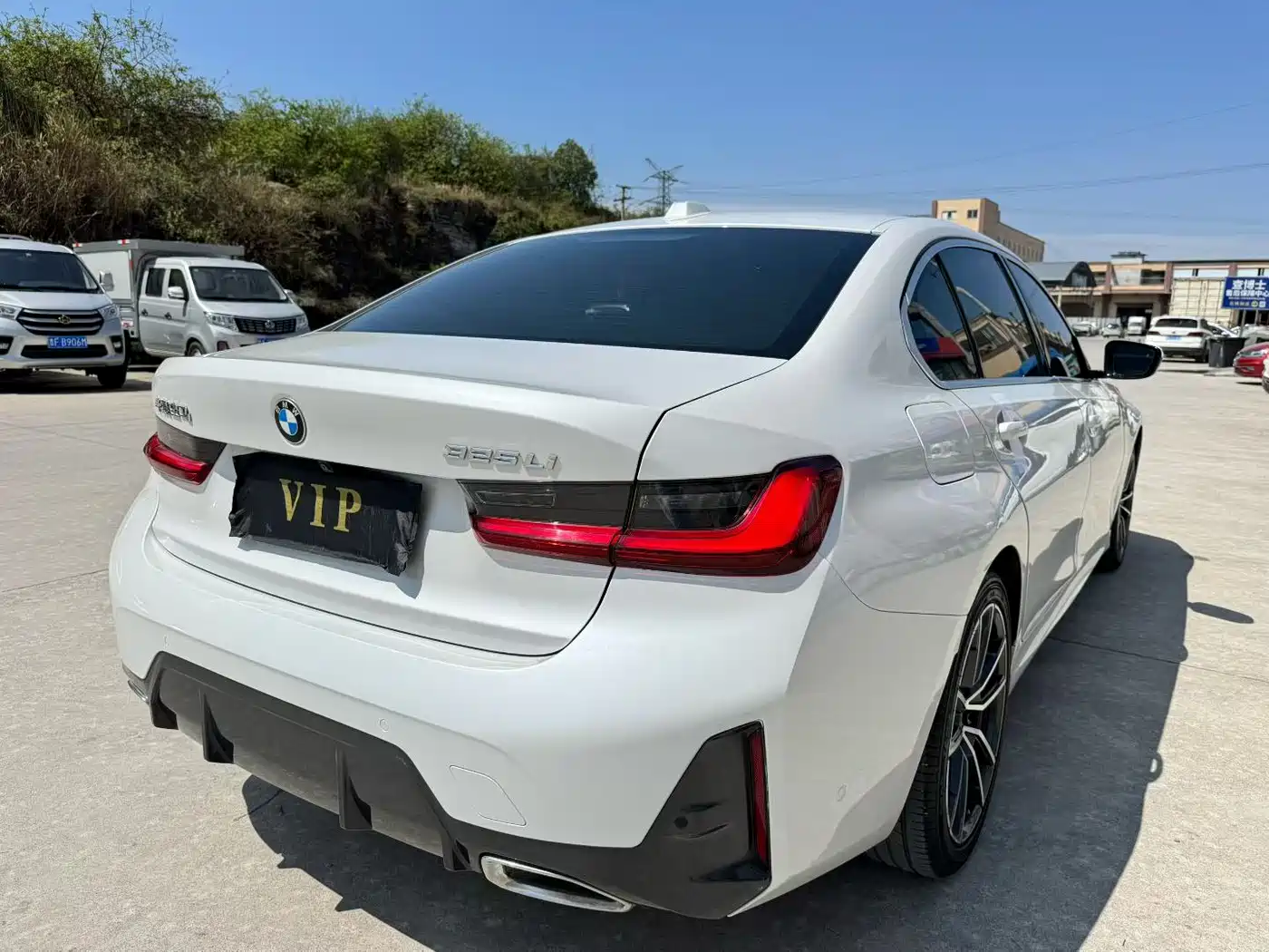 BMW 3 Series 2024 325Li M Sport Package фото 9