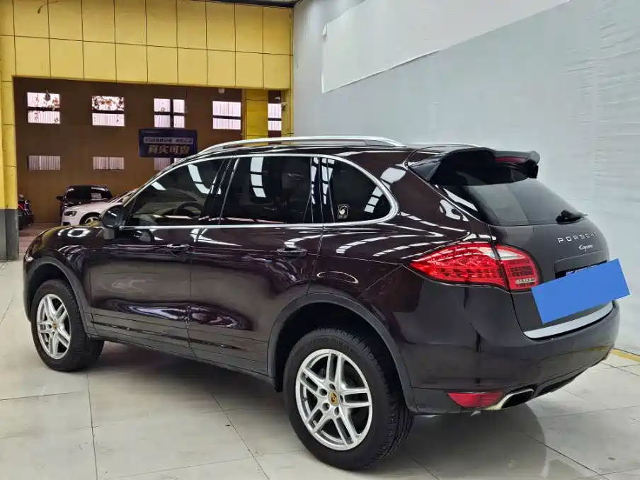 Porsche Cayenne 2014 Cayenne Platinum Edition 3.0T фото 6