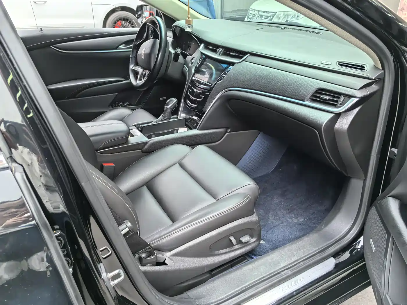 Cadillac XTS 2018 28T Technology фото 11