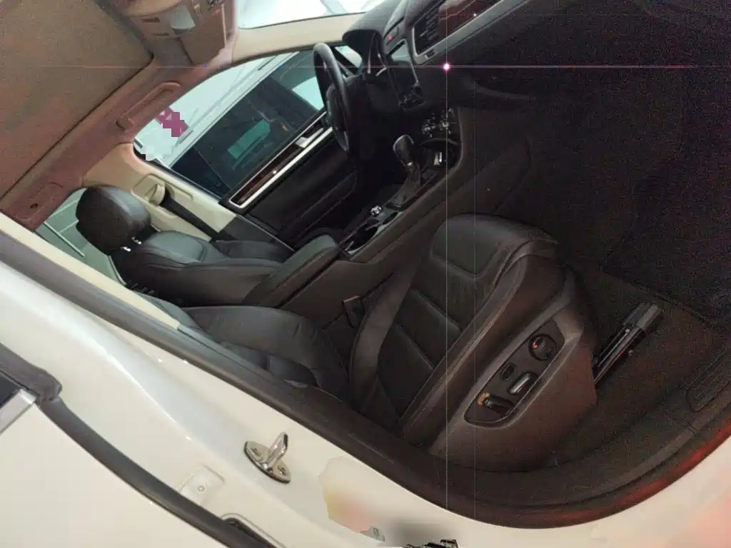 Volkswagen Touareg 2015 2011 3.0TSI Standard