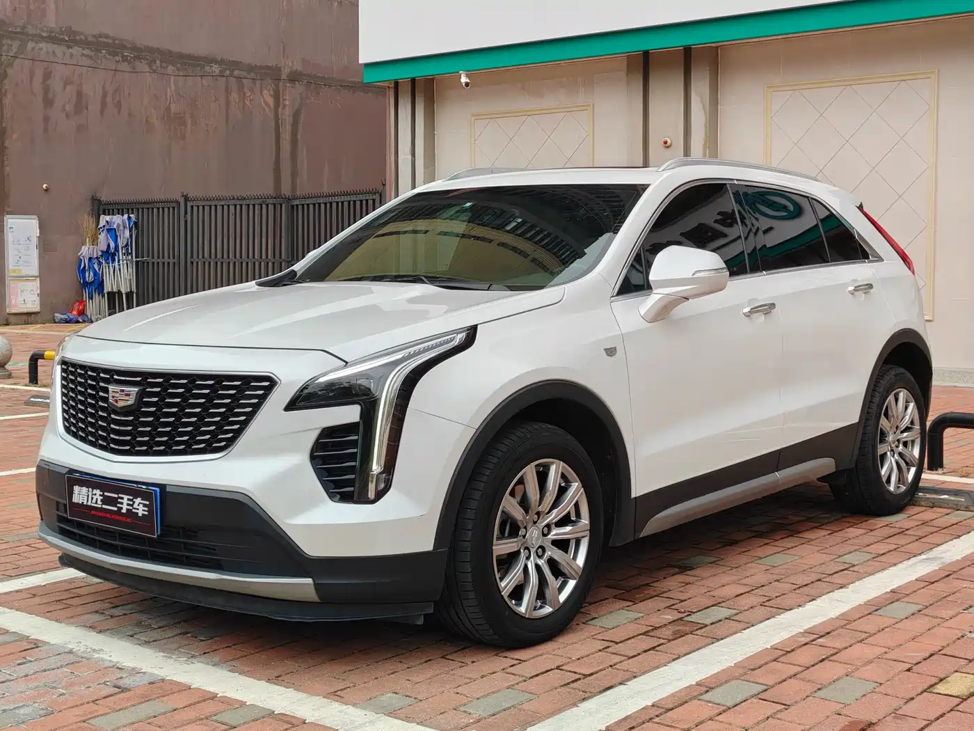 CADILLAC XT4