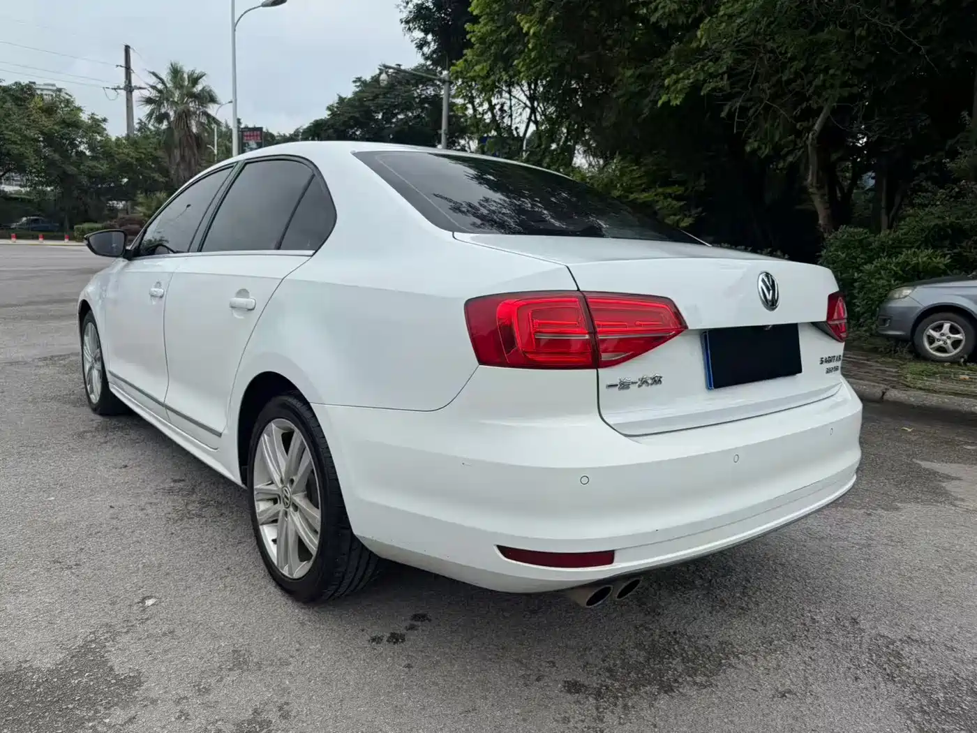 Фото 7 - Volkswagen Sagitar
