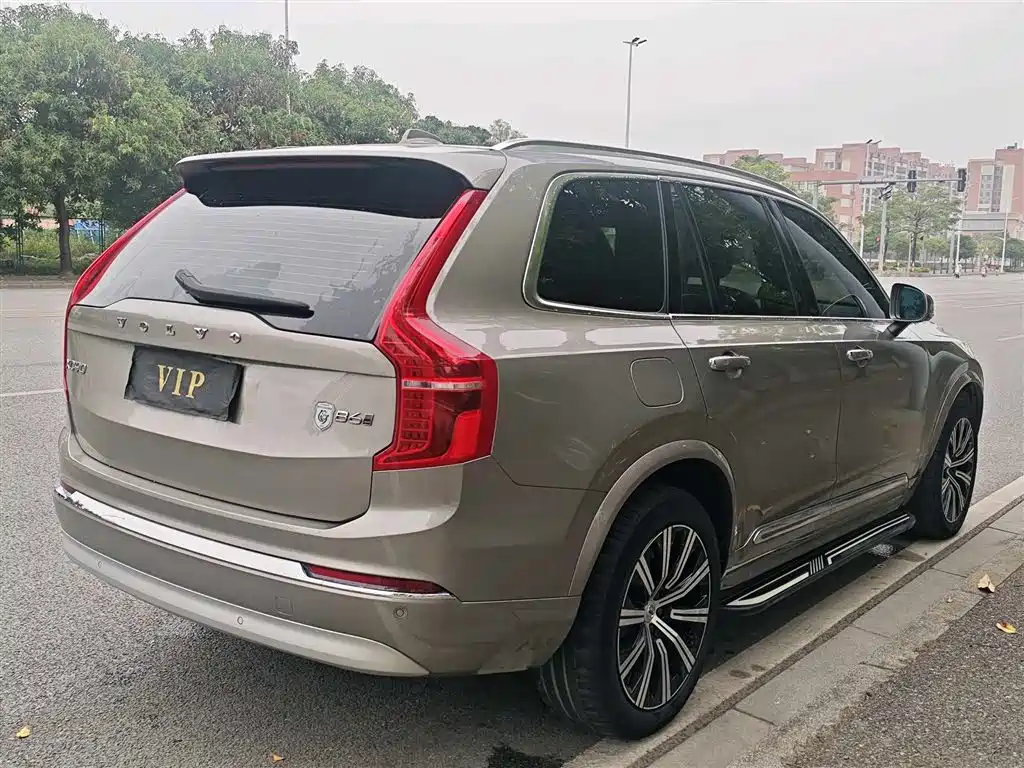 VOLVO XC90