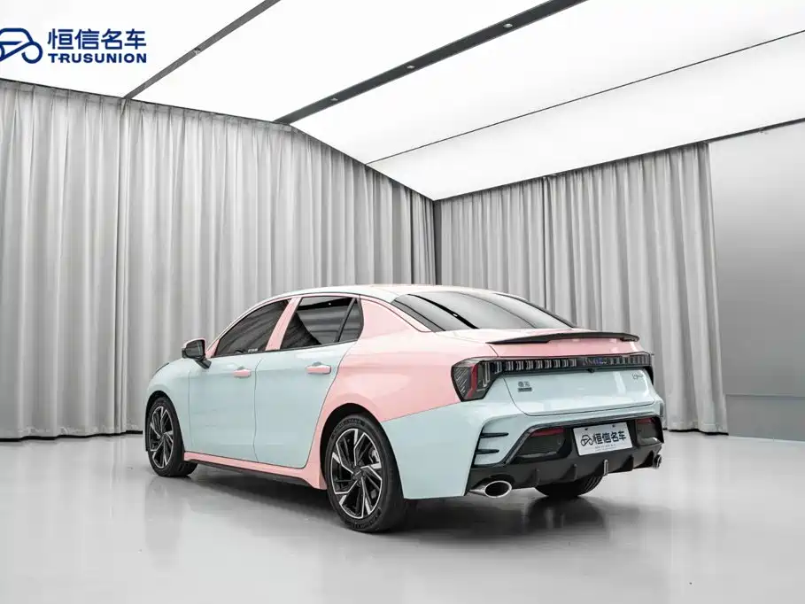 Photo 7 - Lynk & Co 03