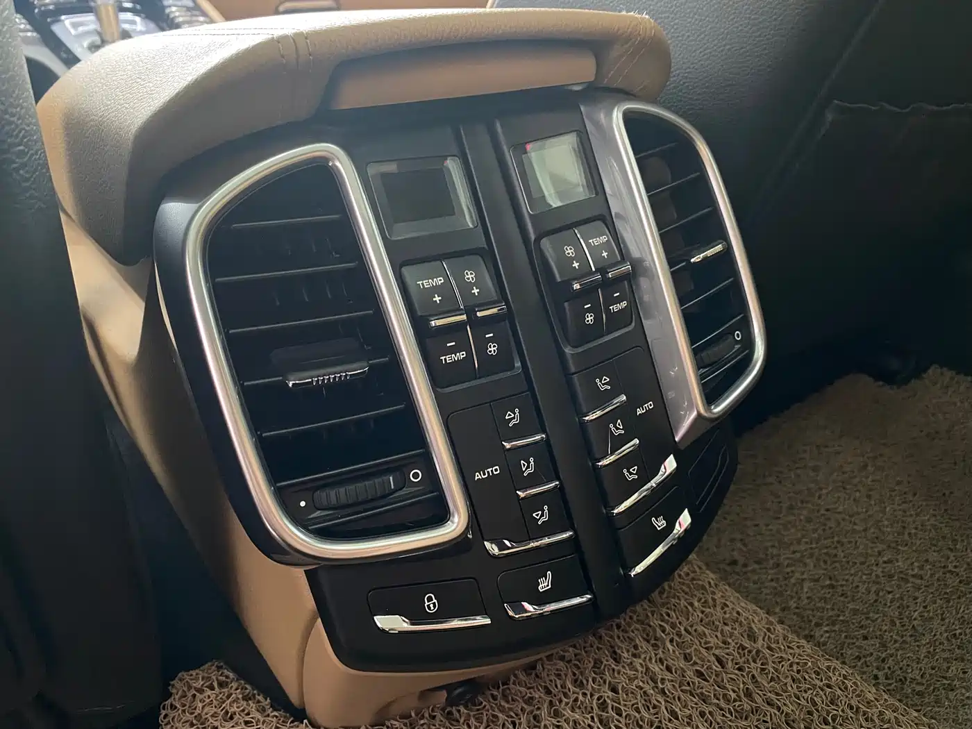Porsche Cayenne 2014 Cayenne Platinum Edition 3.0T фото 14