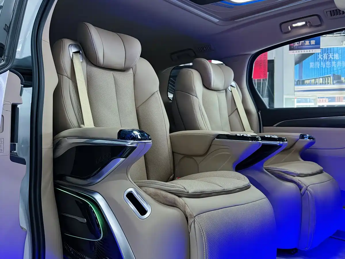 Фото 6 - Buick GL8