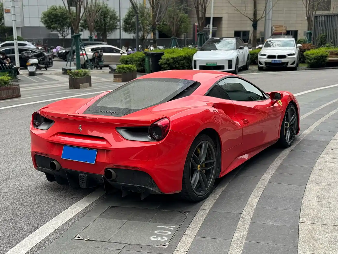 FERRARI 488
