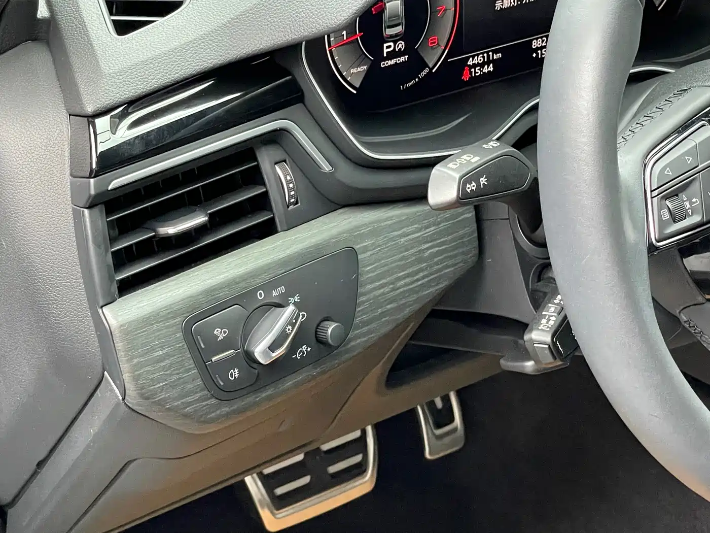 Audi A4L 2023 40 TFSI Luxury Sport фото 24