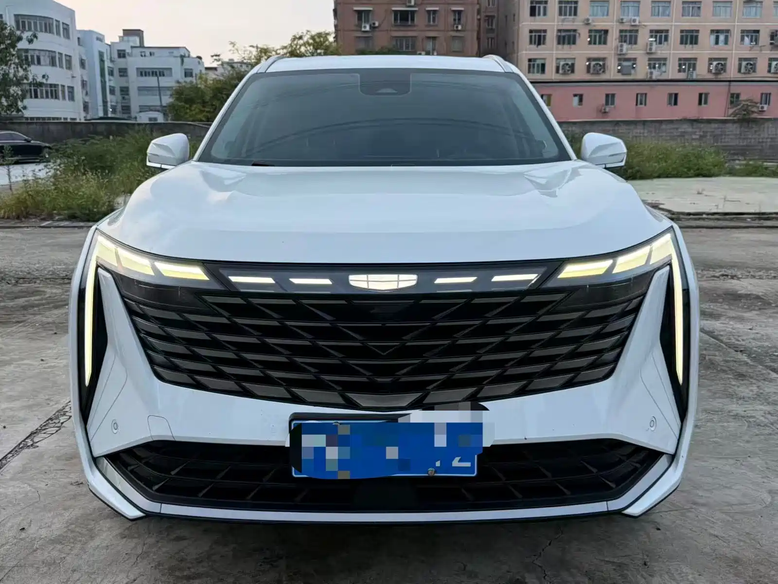Фото 2 - Geely Atlas L