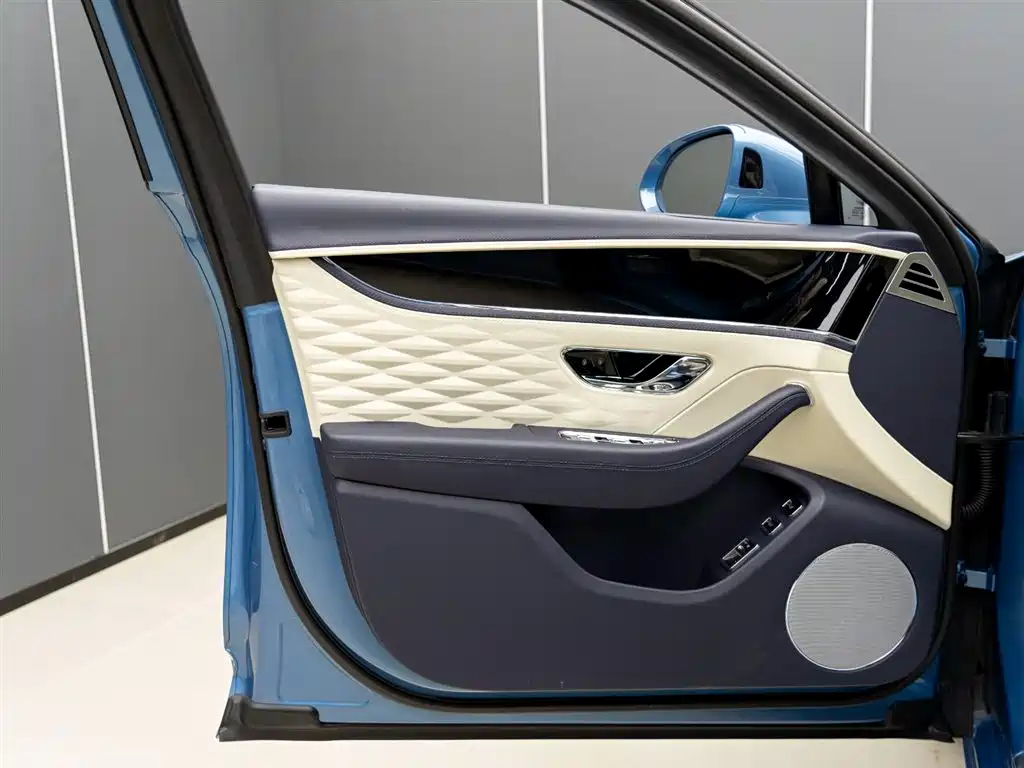 BENTLEY FLYING SPUR PLUG IN HYBRID