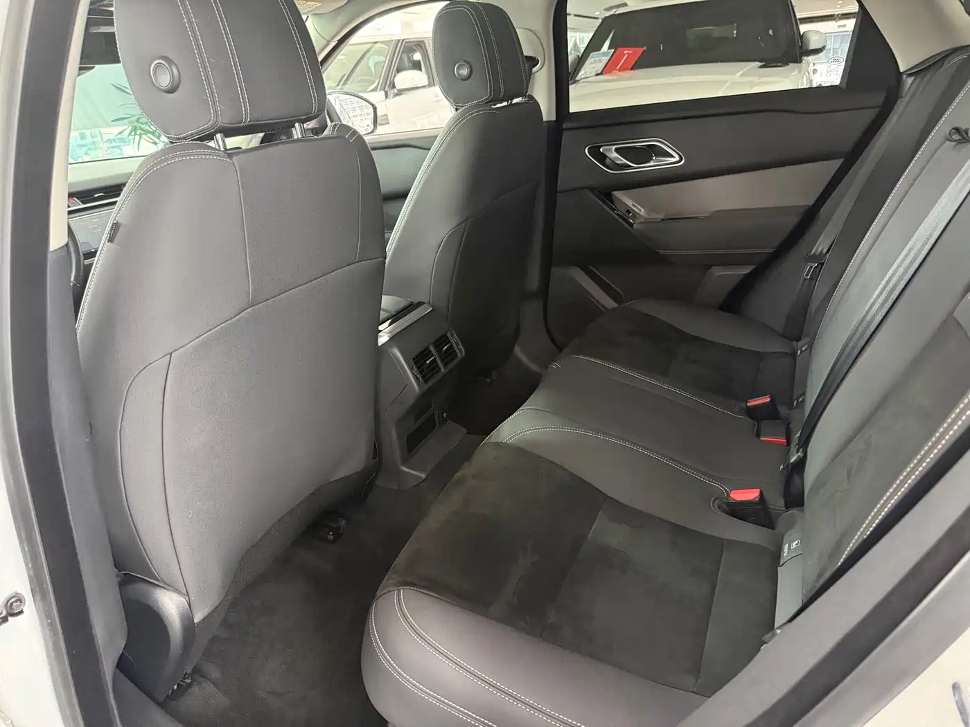 Land Rover Range Rover Velar 2018 P250 S фото 10