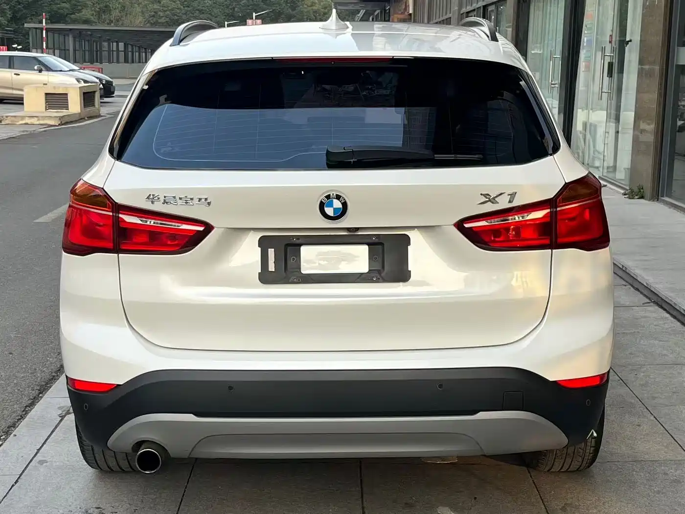 BMW X1 2016 sDrive18Li Premium Model фото 5