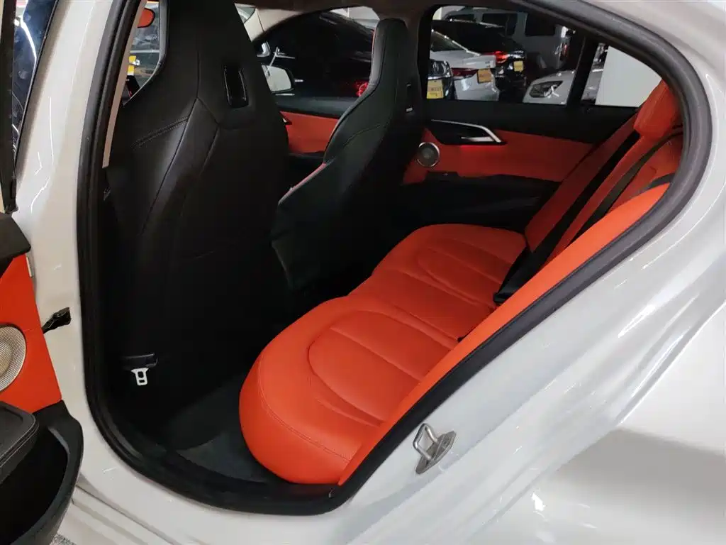 BMW 1 Series 2023 125i M Sport Shadow Edition фото 17