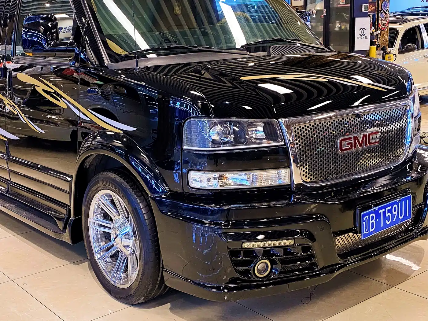 GMC Savana 2016 5.3L G550S 4WD Prestige Edition фото 4