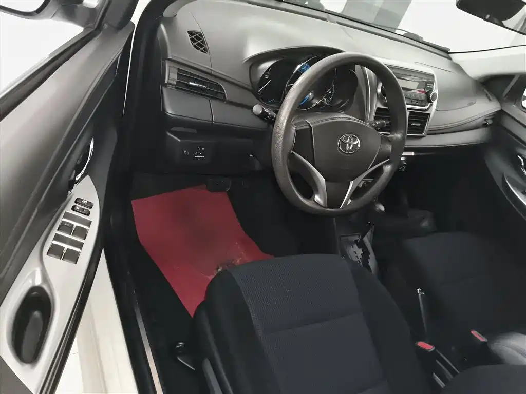 Toyota YARiS L Zhi Xuan 2015 1.5E Auto Charming Edition фото 16