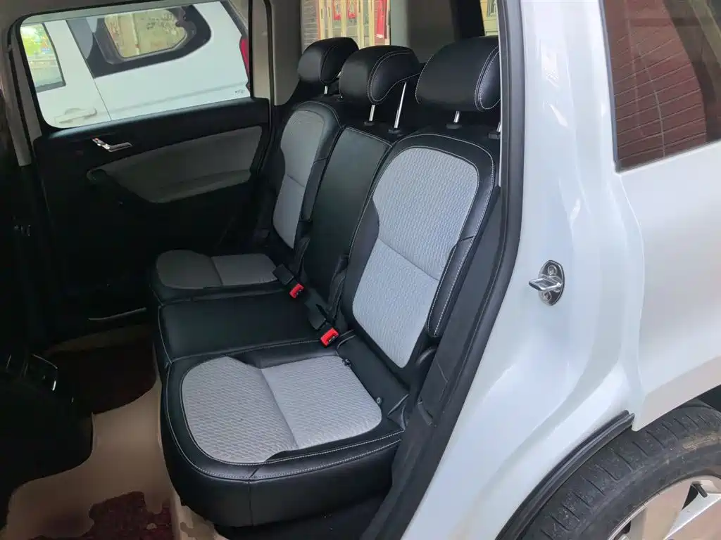 Škoda Yeti 2016 1.4TSI DSG Forward Edition фото 13