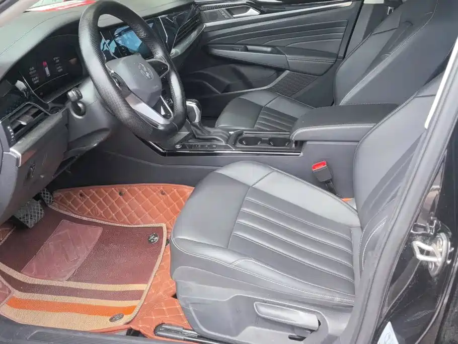 Фото 8 - Volkswagen Passat