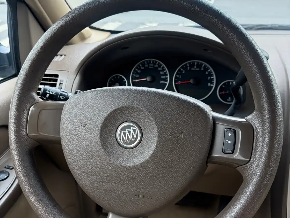 Buick GL8 2014 2.4L Classic Edition фото 15