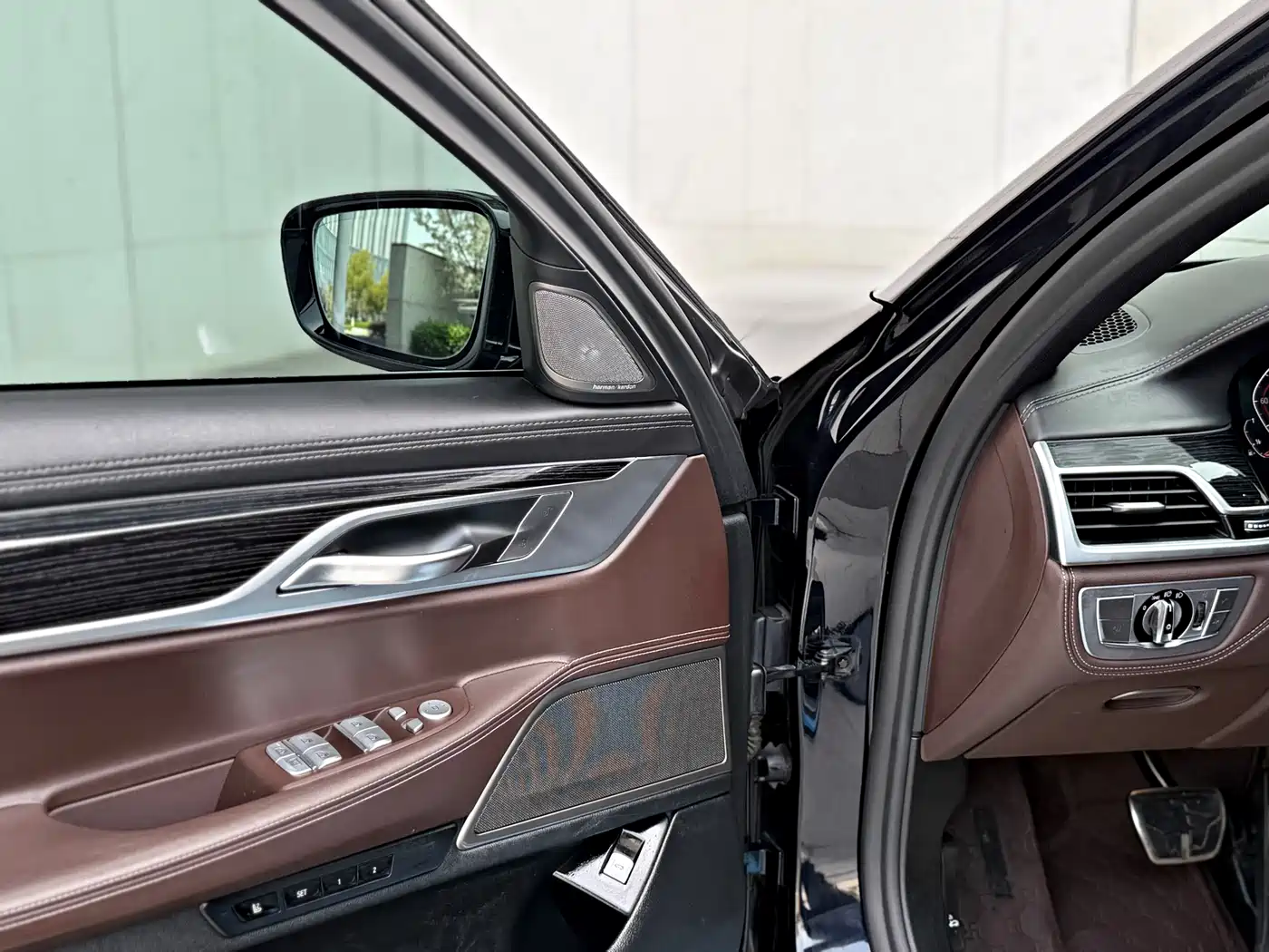 BMW 7 Series 2019 730Li M Sport Package фото 6