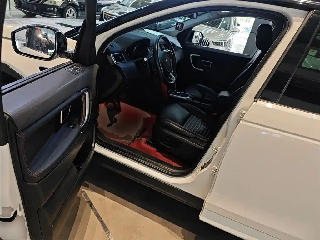 Land Rover Discovery Sport 2019 240PS SE Dynamic Edition China VI фото 16