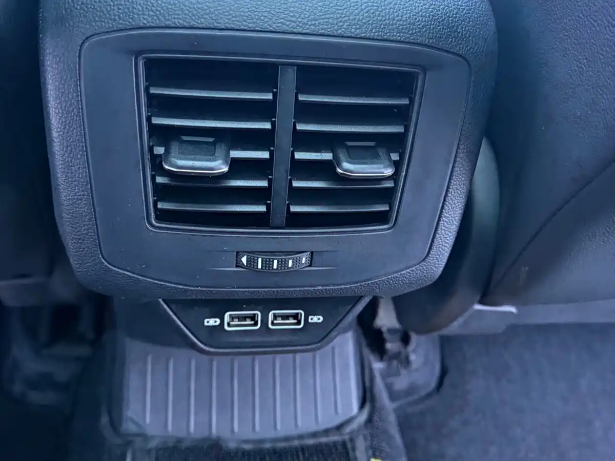 VOLKSWAGEN T ROC EXPLORING SONGS