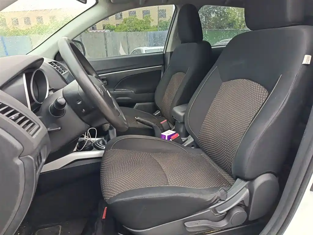 Mitsubishi ASX 2013 2.0L Manual 2WD Comfort фото 8