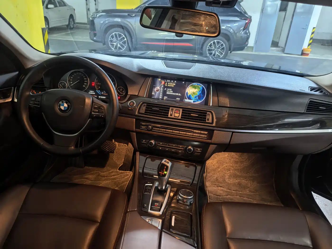 BMW 5 Series 2014 525Li Luxury Design Package фото 6