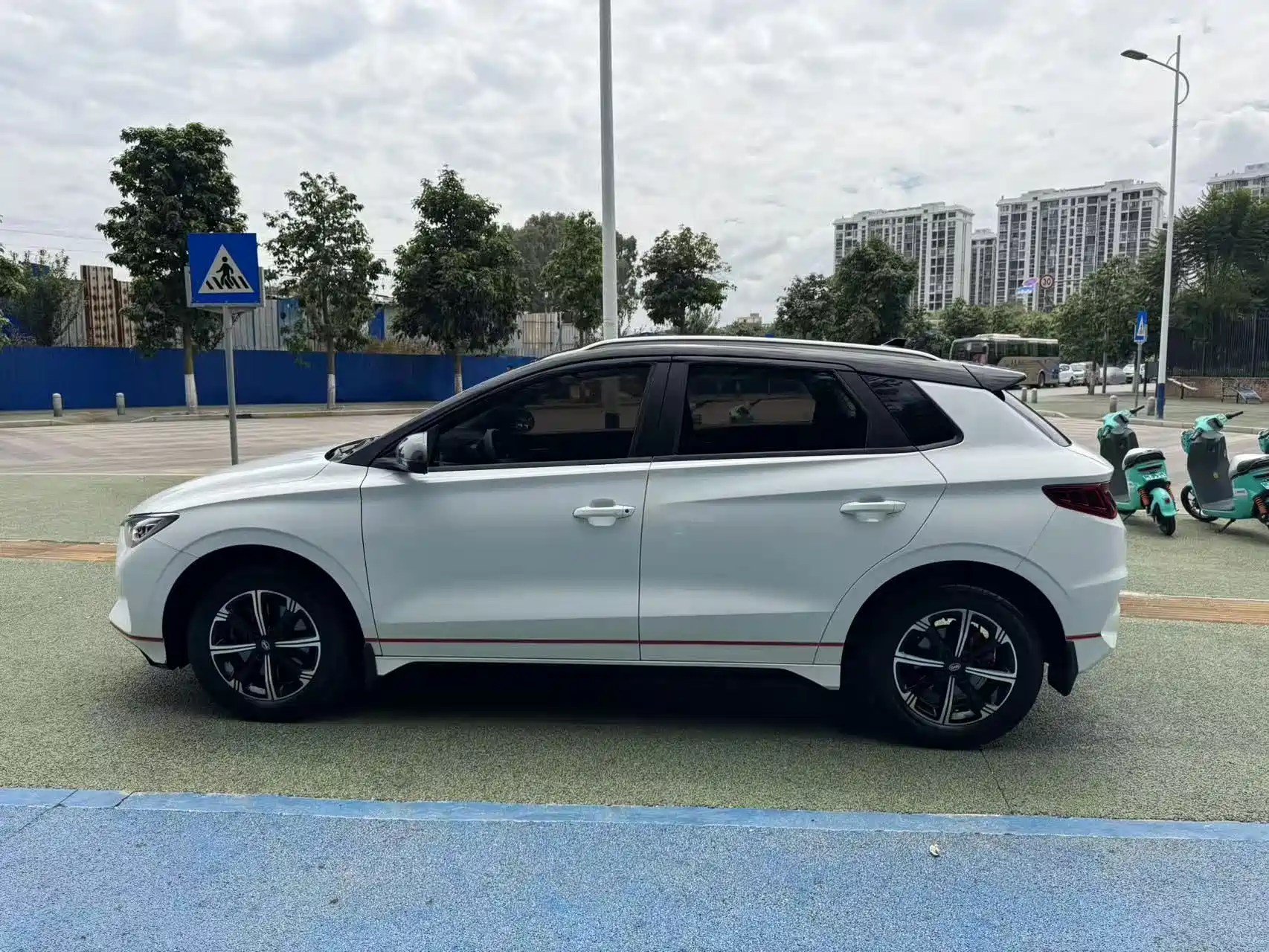 Фото 7 - BYD e2