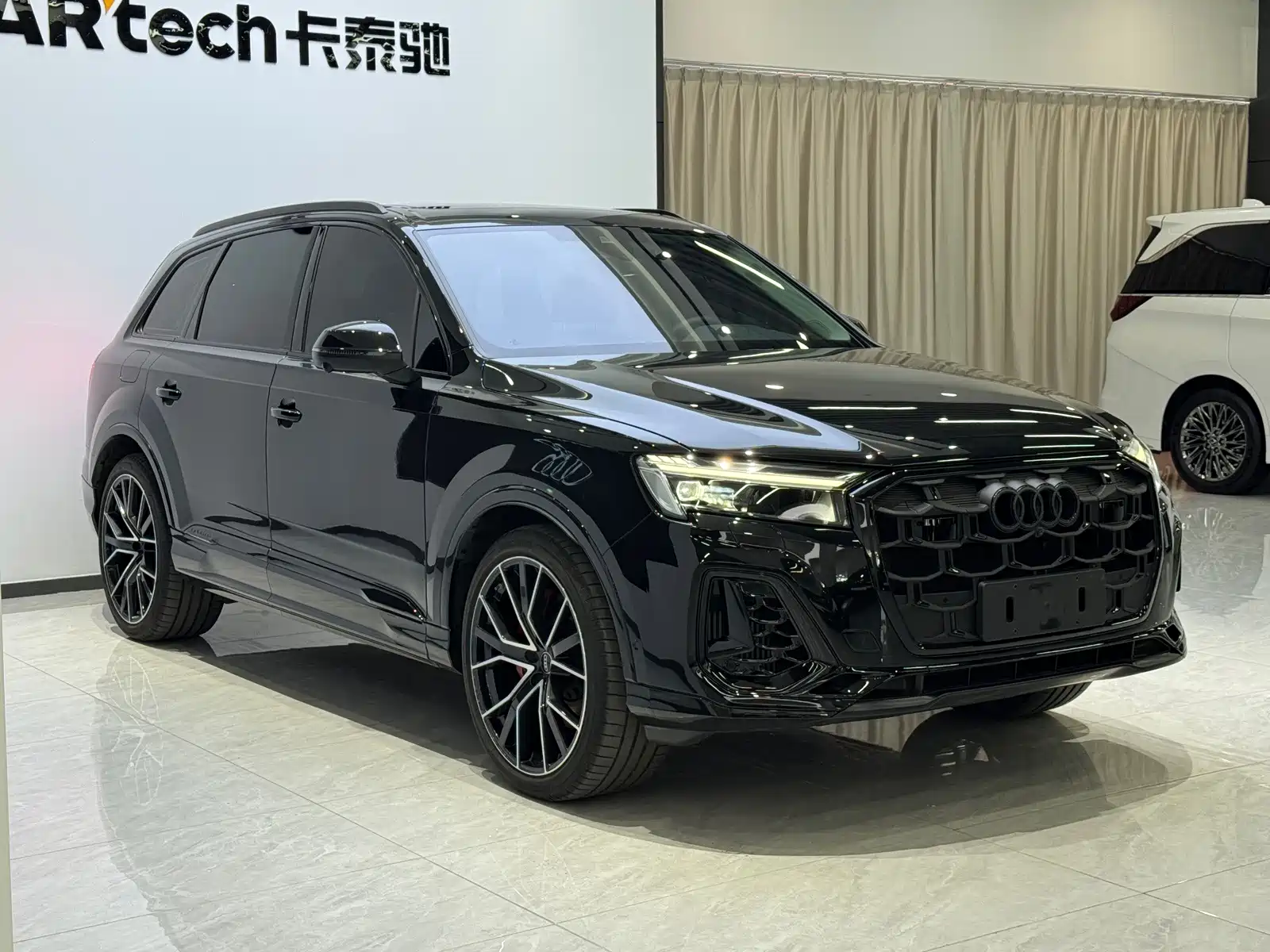 Фото 3 - Audi Q7