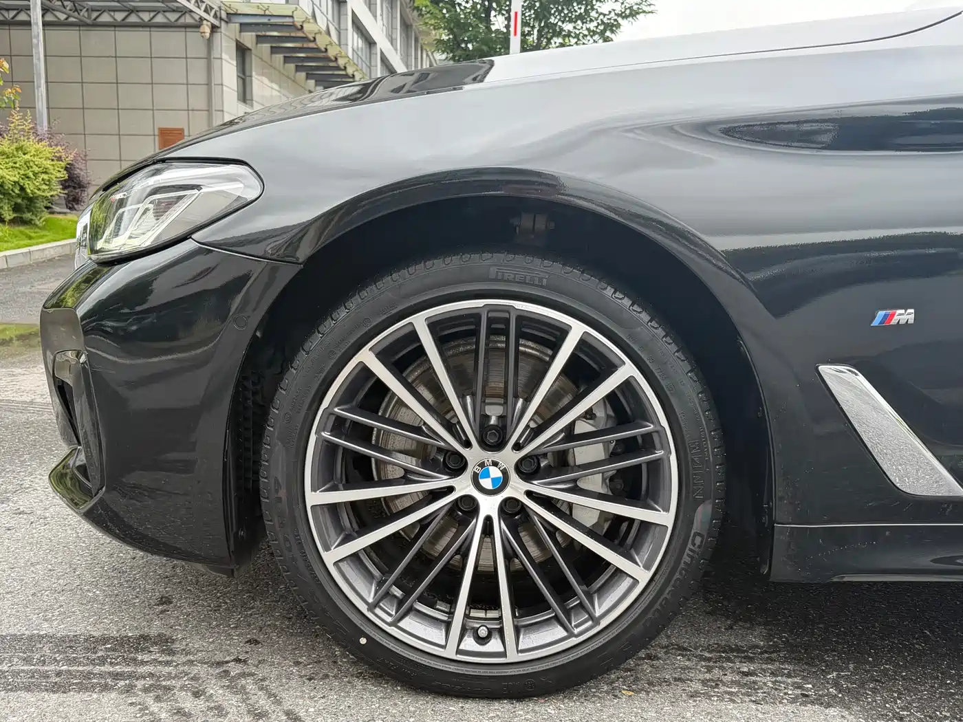 BMW 5-SERIES