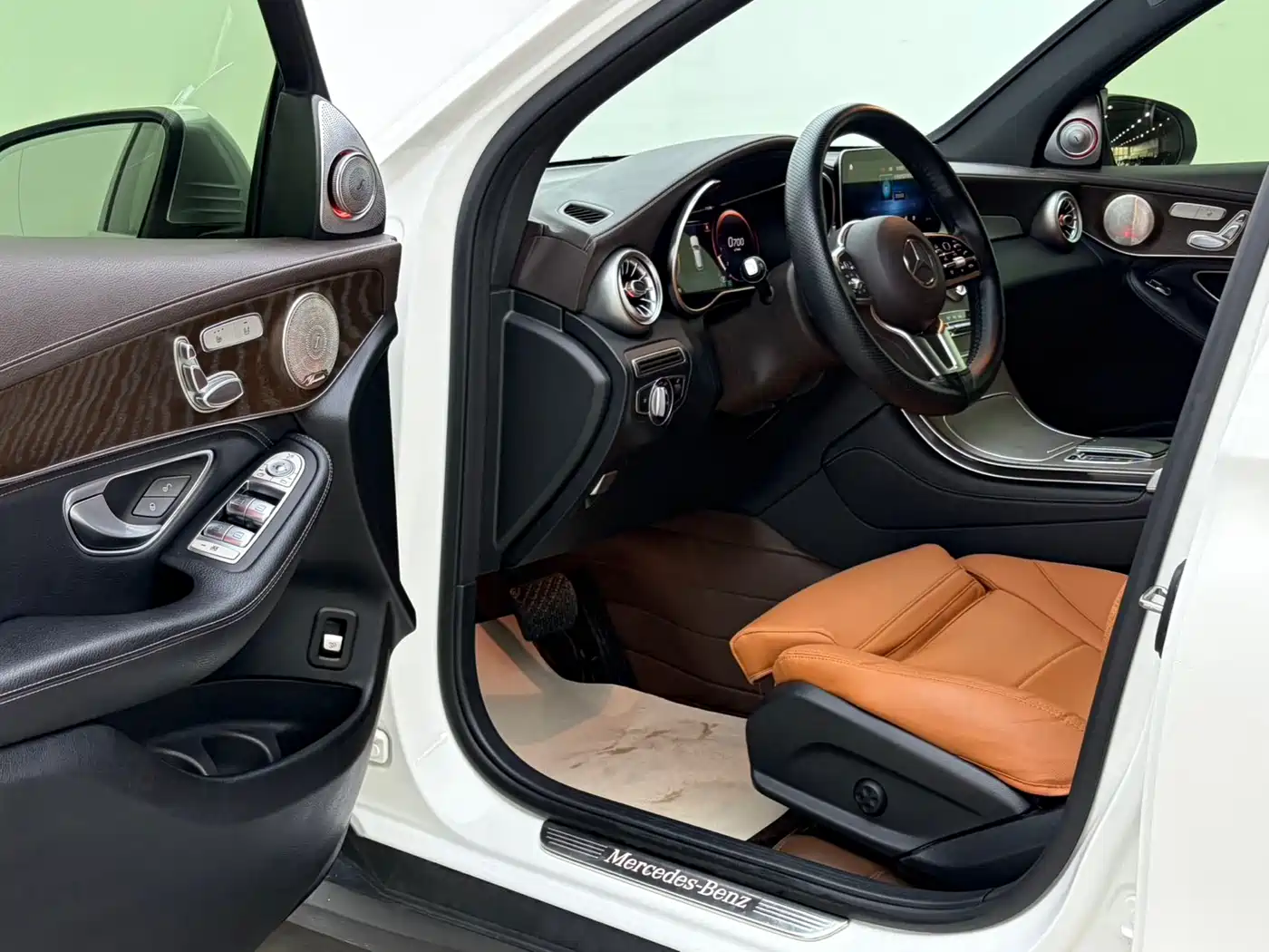 Mercedes-Benz GLC 2020 GLC 260 L 4MATIC Luxury фото 4
