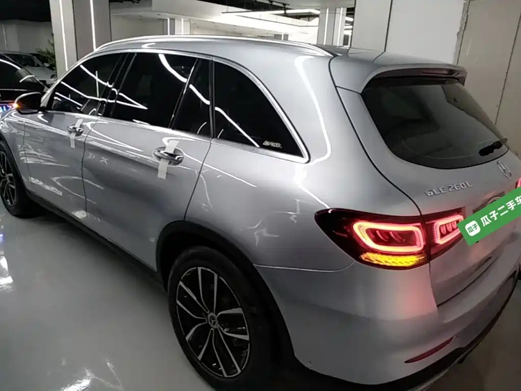 MERCEDES-BENZ GLC