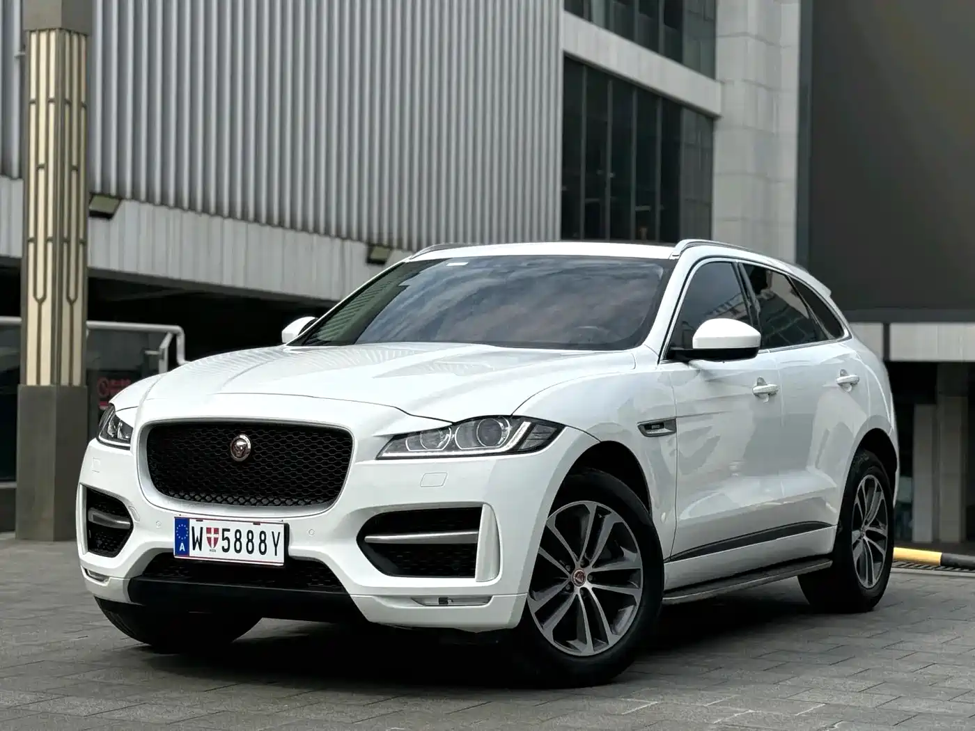 Jaguar F-PACE