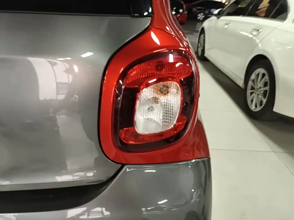 smart forfour 2017 2016 1.0L 52kW Passion Edition