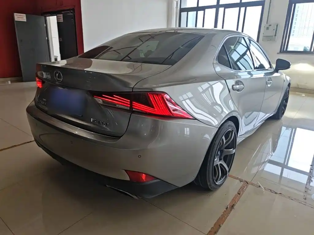 Lexus IS 2018 2017 300 F SPORT