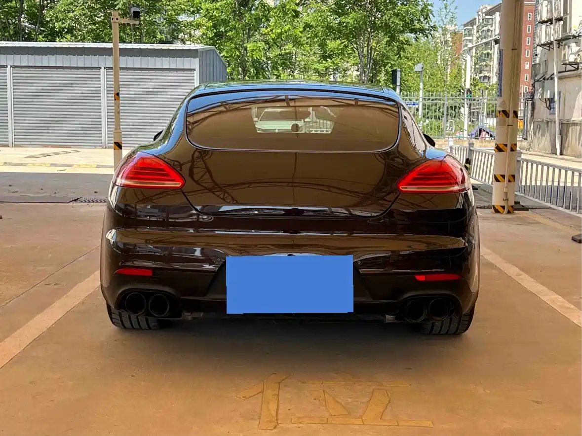 Porsche Panamera 2010 Panamera 4 3.6L фото 8