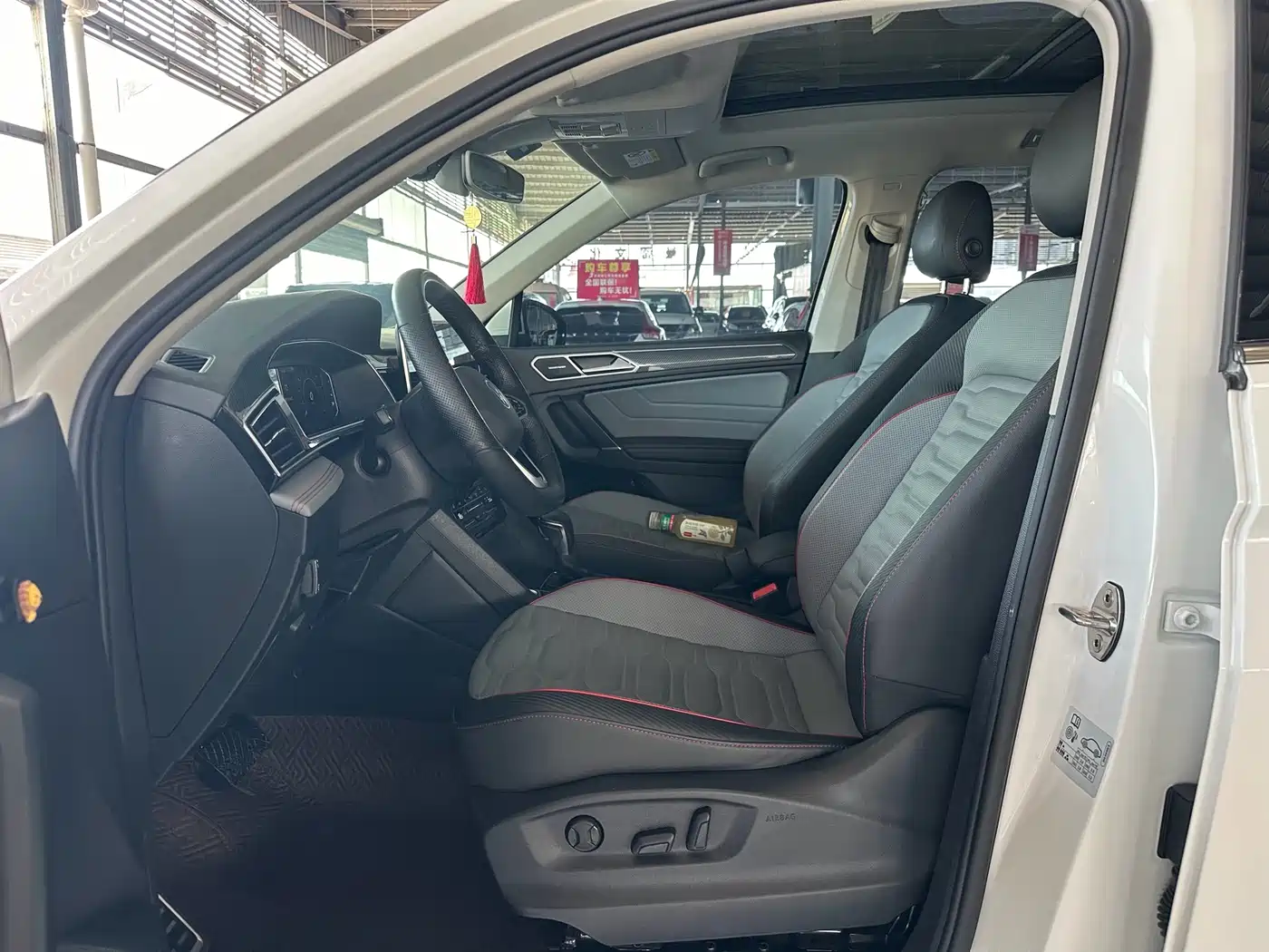Volkswagen Tiguan L PHEV 2022 430PHEV Plug-in Hybrid Premium фото 5