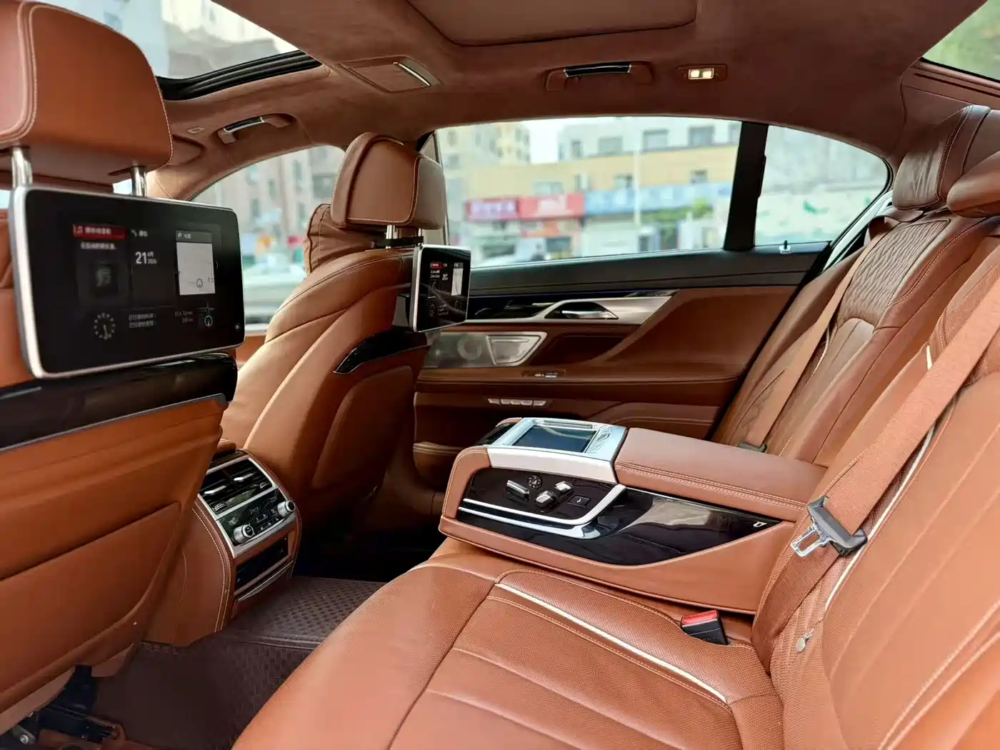 BMW 7 Series 2018 740Li xDrive Premium Type M Sport Package фото 6