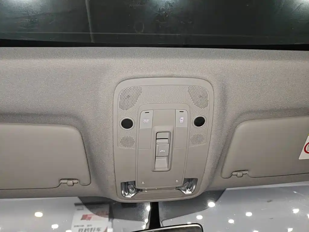 Фото 18 - Audi Q2L