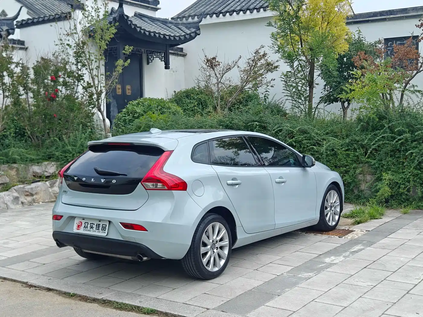 Фото 7 - Volvo V40