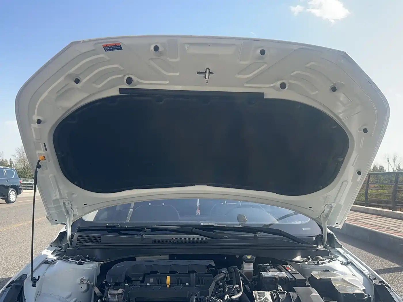 Hyundai Elantra 2022 1.5L CVT LUX Premium Edition фото 27