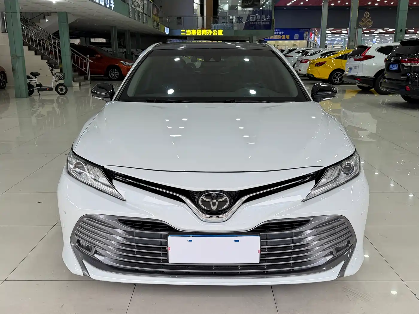 Toyota Camry 2019 2.5G Luxury Edition China VI фото 2