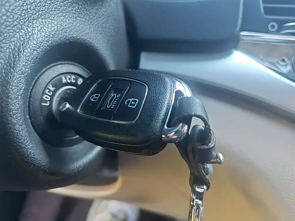 Hyundai Elantra 2016 Model 1.6L Automatic Smart Elite фото 17