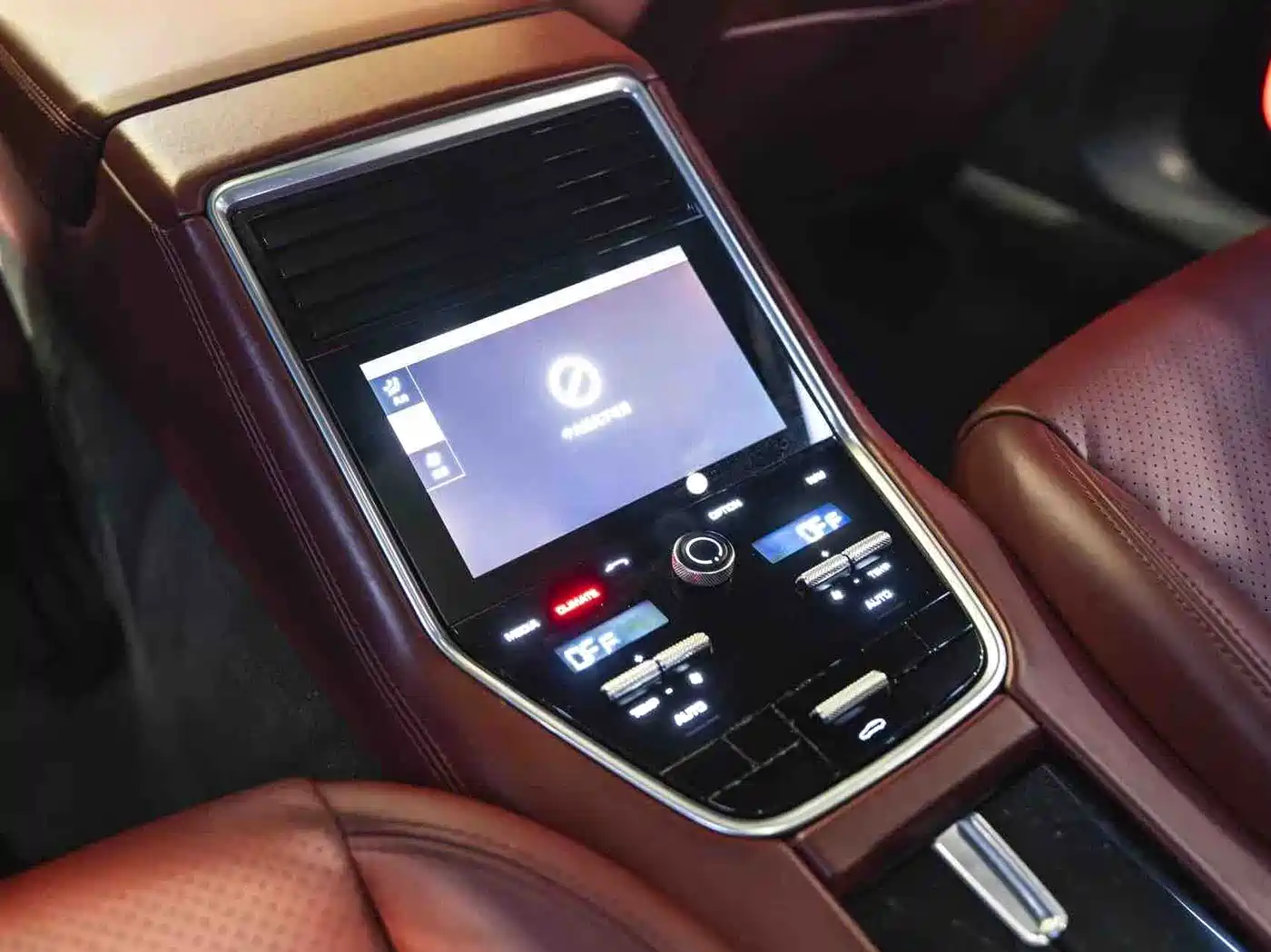 Porsche Panamera 2017 Panamera 3.0T фото 21