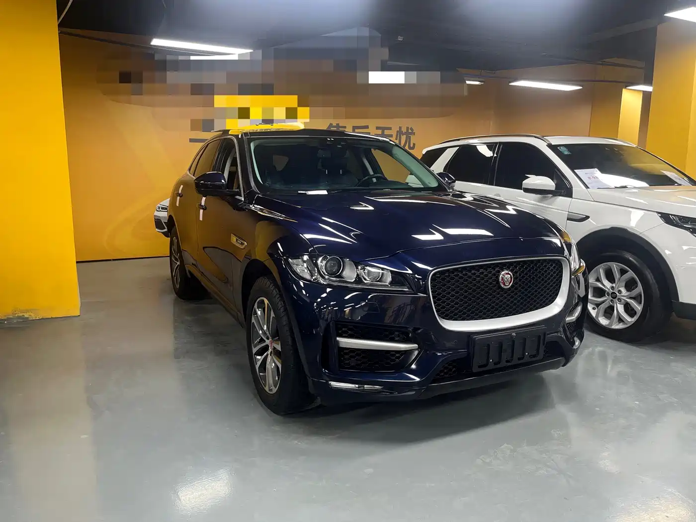 Фото 3 - Jaguar F-PACE