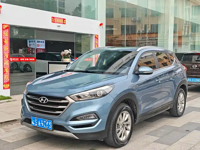HYUNDAI TUCSON