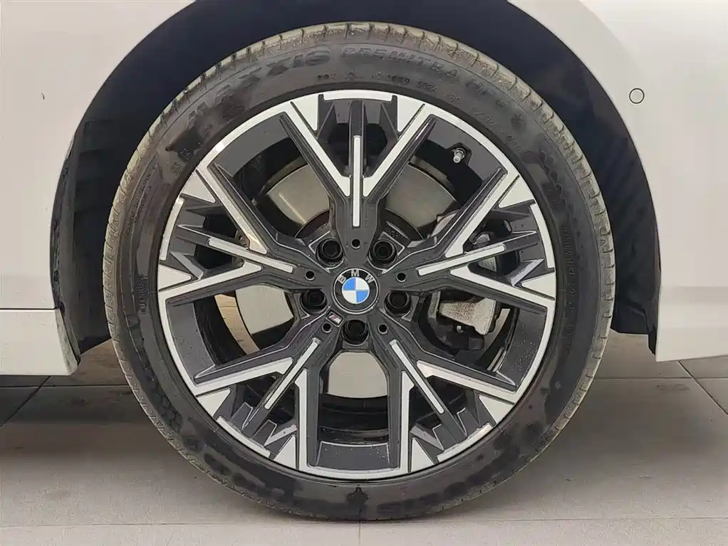 BMW 2 Series 2025 225L M Sport Package фото 18